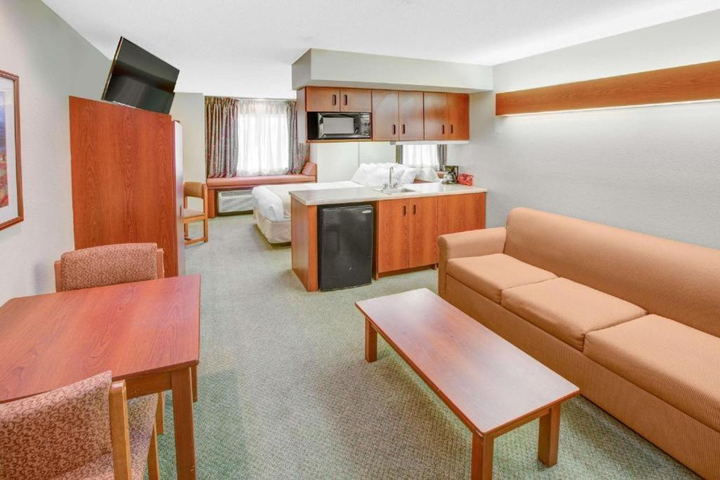 Microtel & By Wyndham