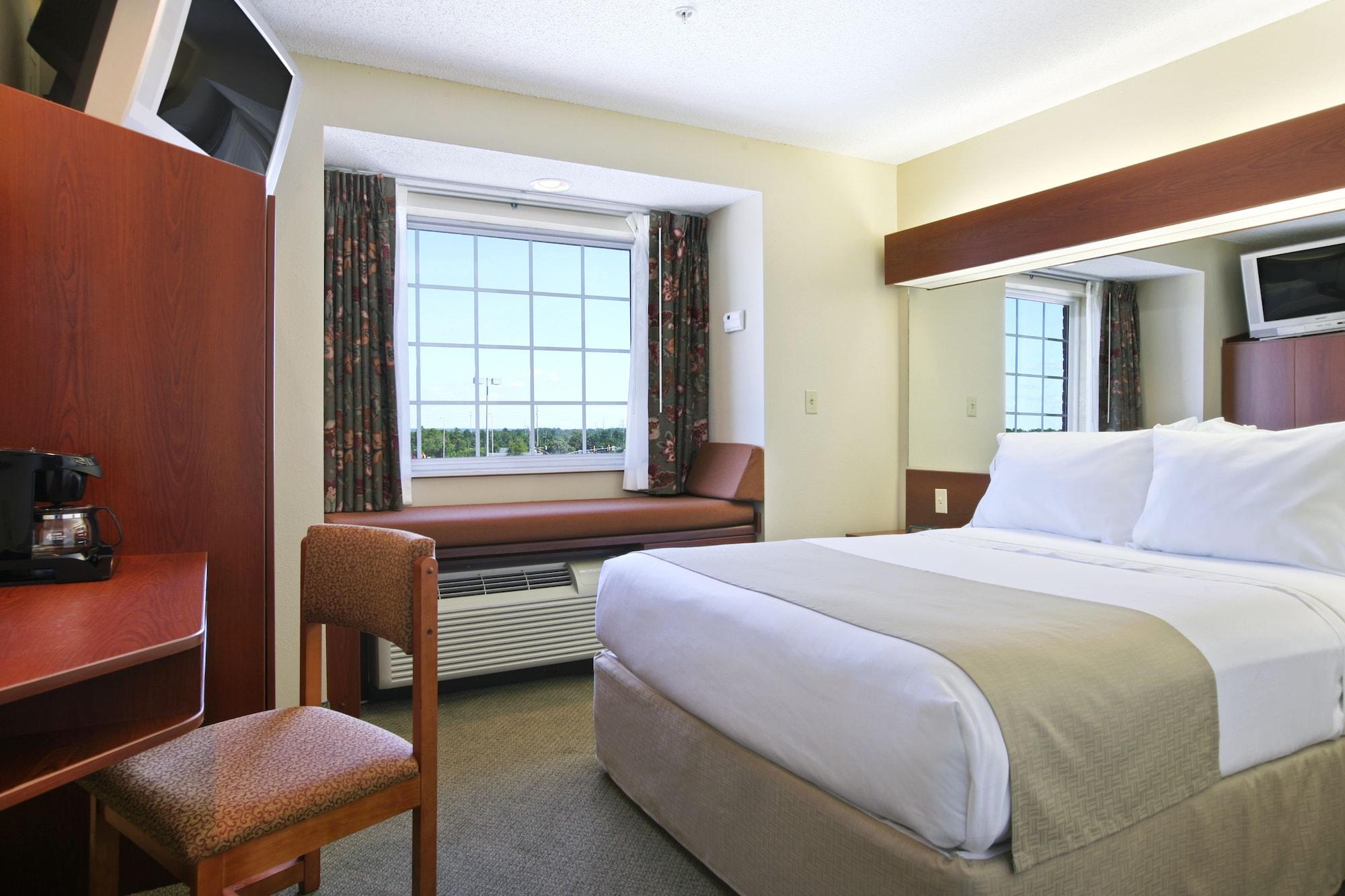 Hotel Microtel & By Wyndham